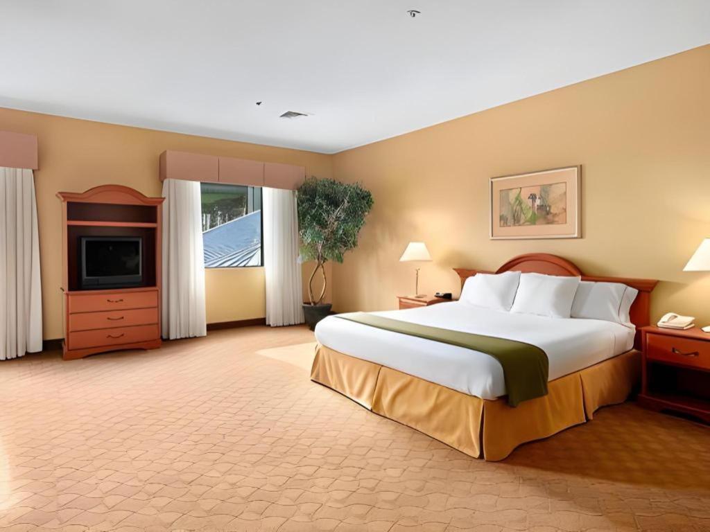 Days Inn By Wyndham Selma Exteriér fotografie
