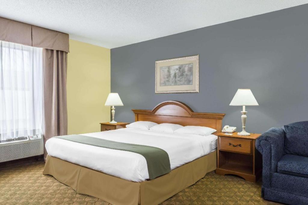 Days Inn By Wyndham Selma Exteriér fotografie
